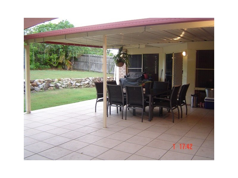 18 Wyalo Cct, Parkinson QLD 4115