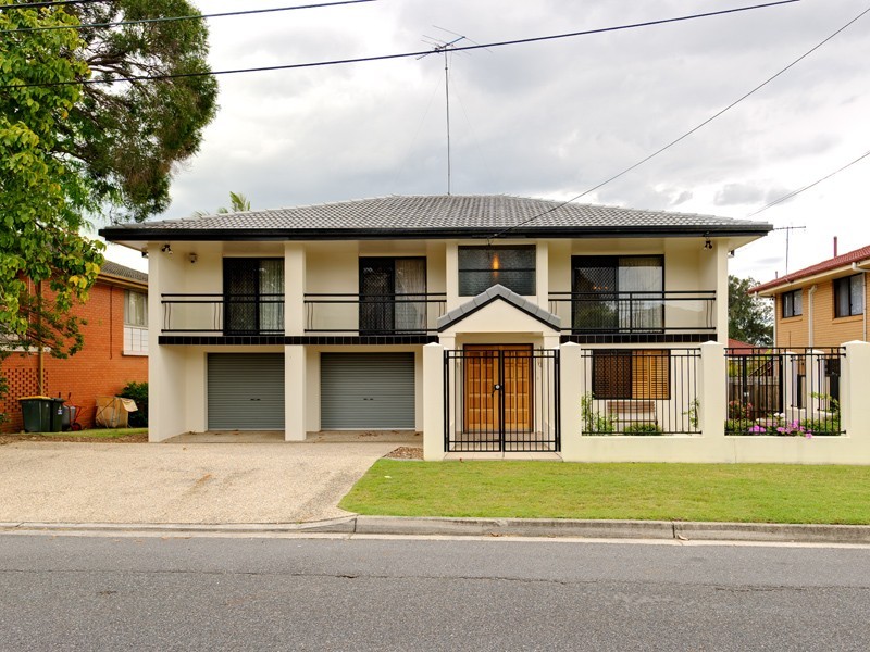 8 Bettina Street, Macgregor QLD 4109