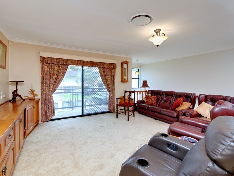 8 Bettina Street, Macgregor QLD 4109