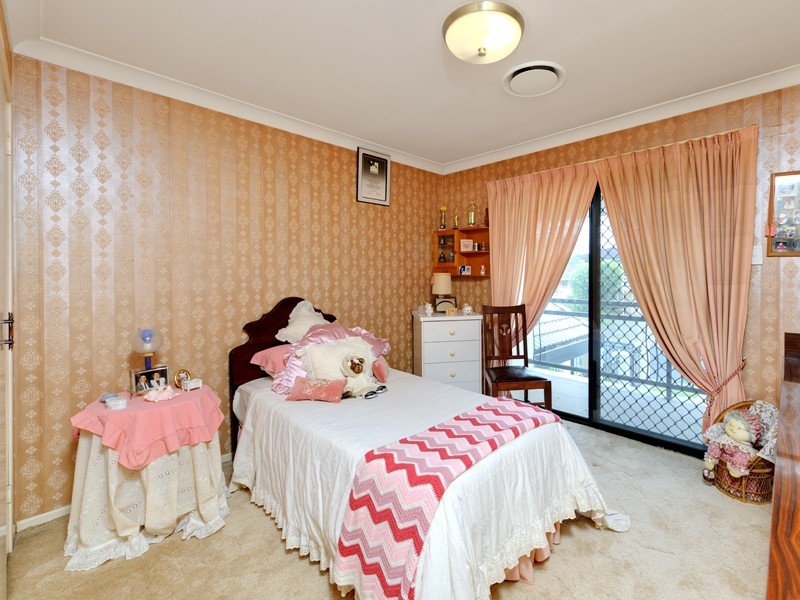 8 Bettina Street, Macgregor QLD 4109