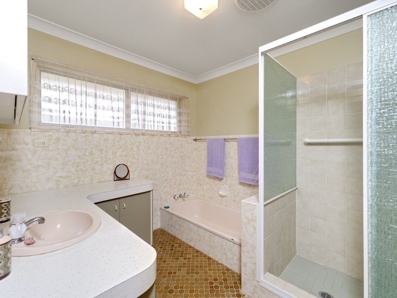 8 Bettina Street, Macgregor QLD 4109