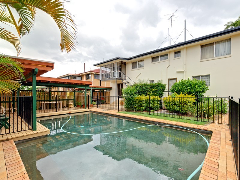 8 Bettina Street, Macgregor QLD 4109