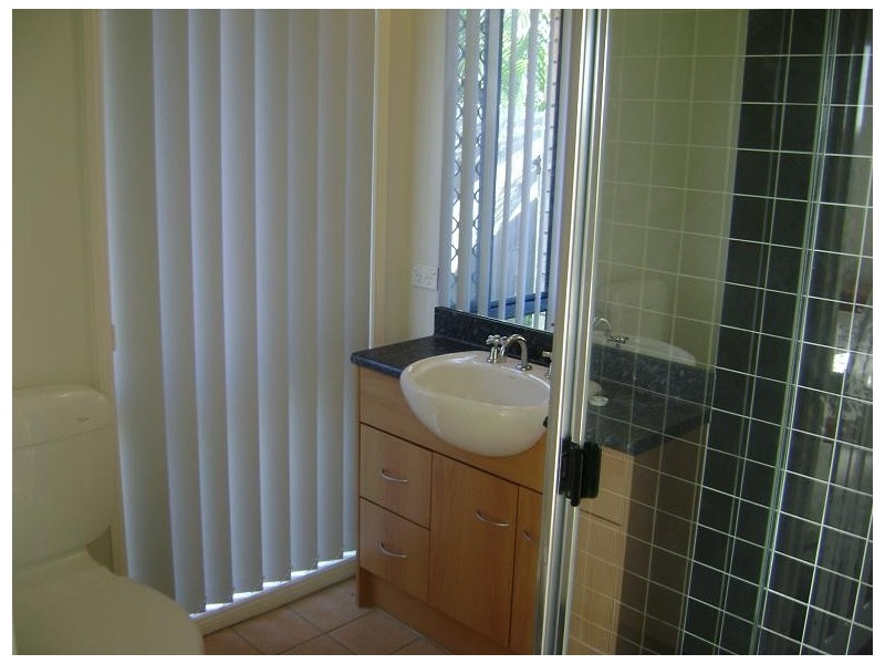 6 Ashbourne Ave, Goodna QLD 4300