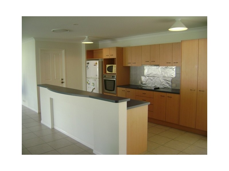 6 Ashbourne Ave, Goodna QLD 4300