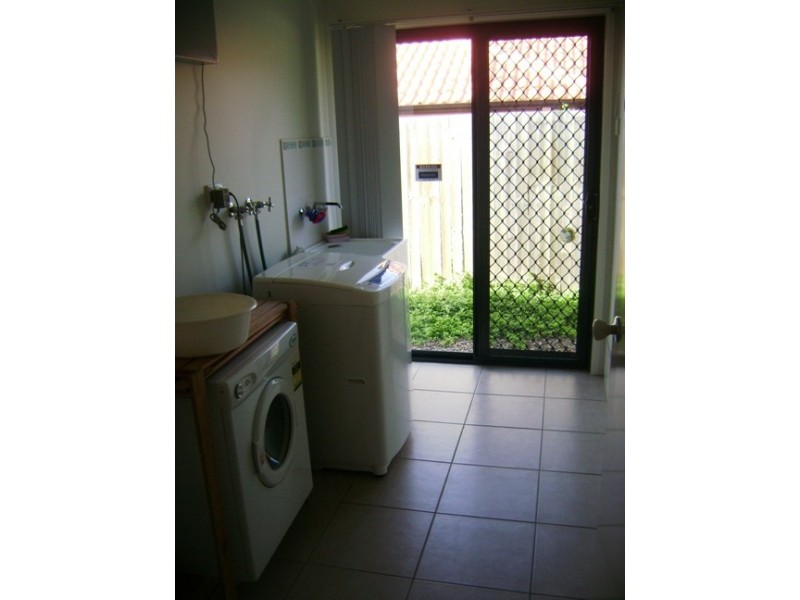 6 Ashbourne Ave, Goodna QLD 4300