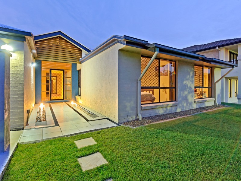 888 The Parks, Stretton QLD 4116