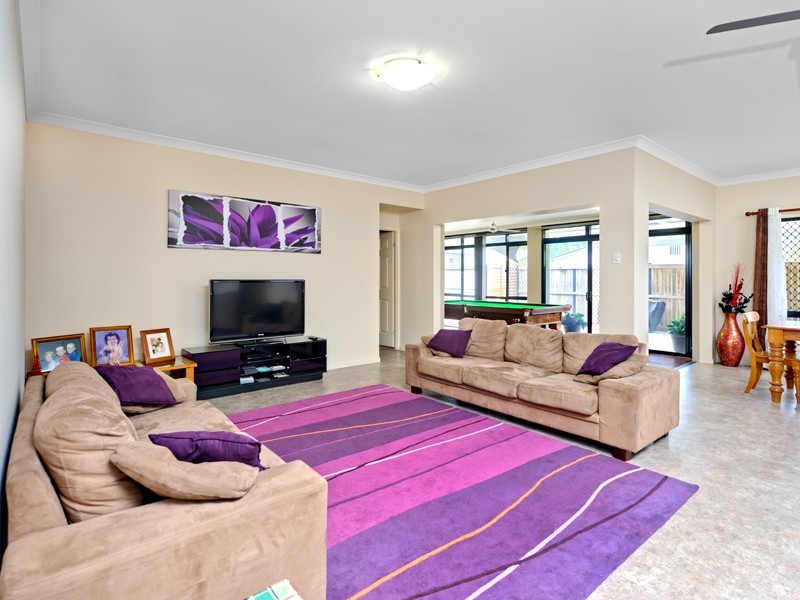 7 Sumayyah Place, Calamvale QLD 4116