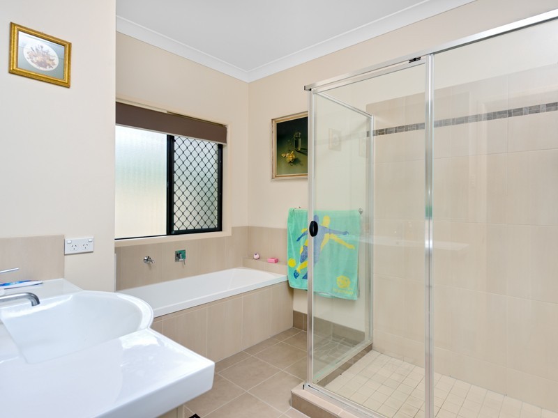 7 Sumayyah Place, Calamvale QLD 4116