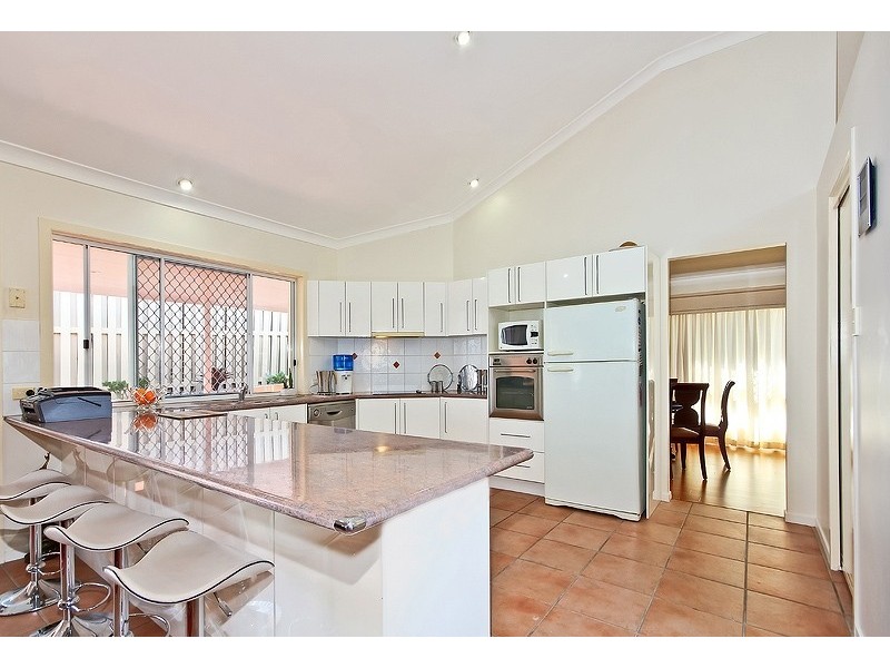 76 Springvale Cct, Underwood QLD 4119