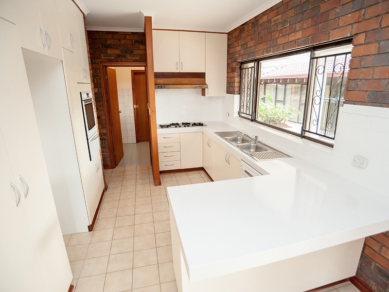 23 Estoril Street, Robertson QLD 4109