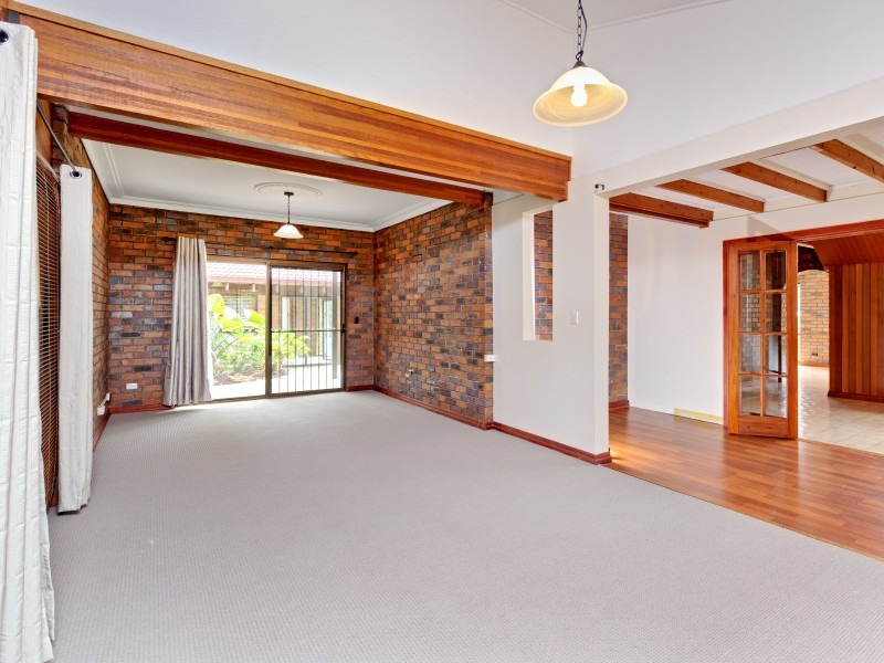 23 Estoril Street, Robertson QLD 4109