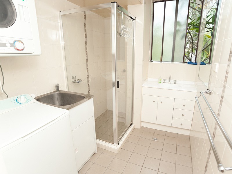 1/67 Warren Street, St Lucia QLD 4067