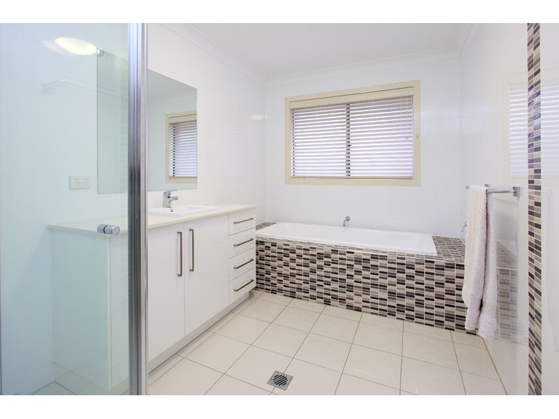 4 Jagfed Road TORVILLE HEIGHTS, Underwood QLD 4119