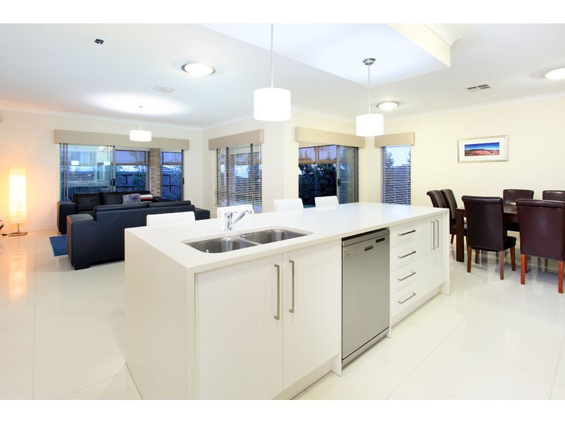 4 Jagfed Road TORVILLE HEIGHTS, Underwood QLD 4119