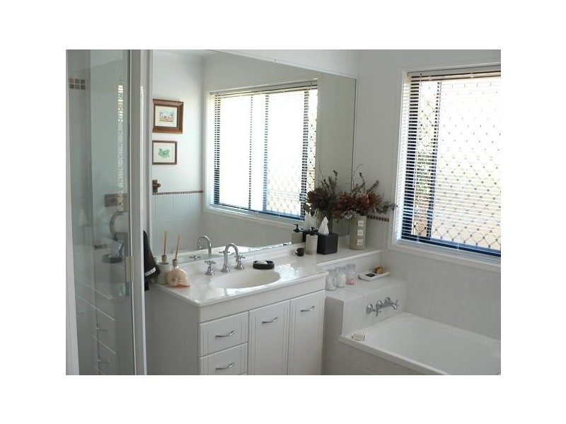 10 Crestwood Street, Kuraby QLD 4112