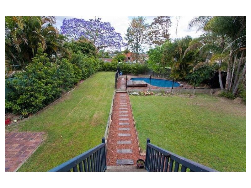 15 Kandanga Street, Eight Mile Plains QLD 4113