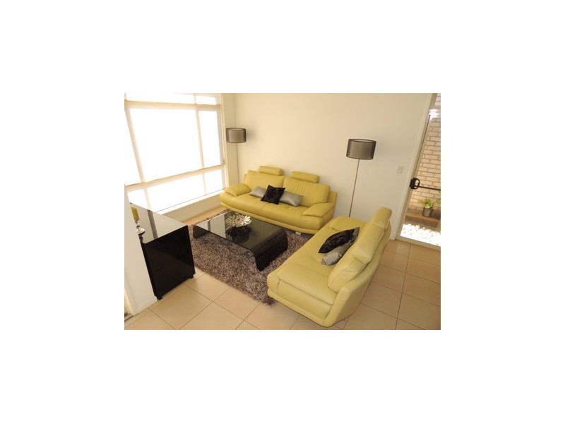 8 Apollo Place, Springfield Lakes QLD 4300