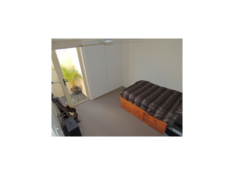 8 Apollo Place, Springfield Lakes QLD 4300