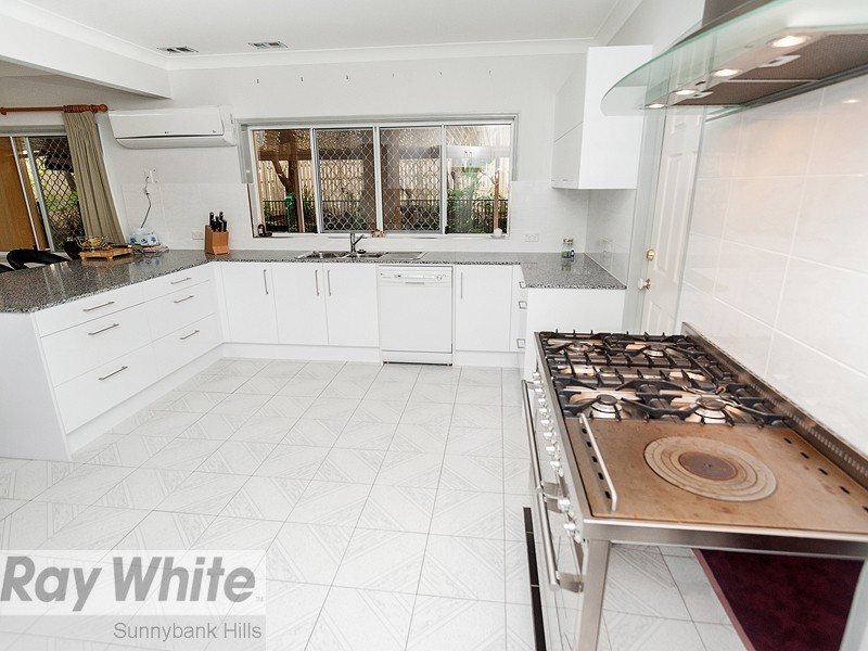 6 Jefferson Place, Stretton QLD 4116