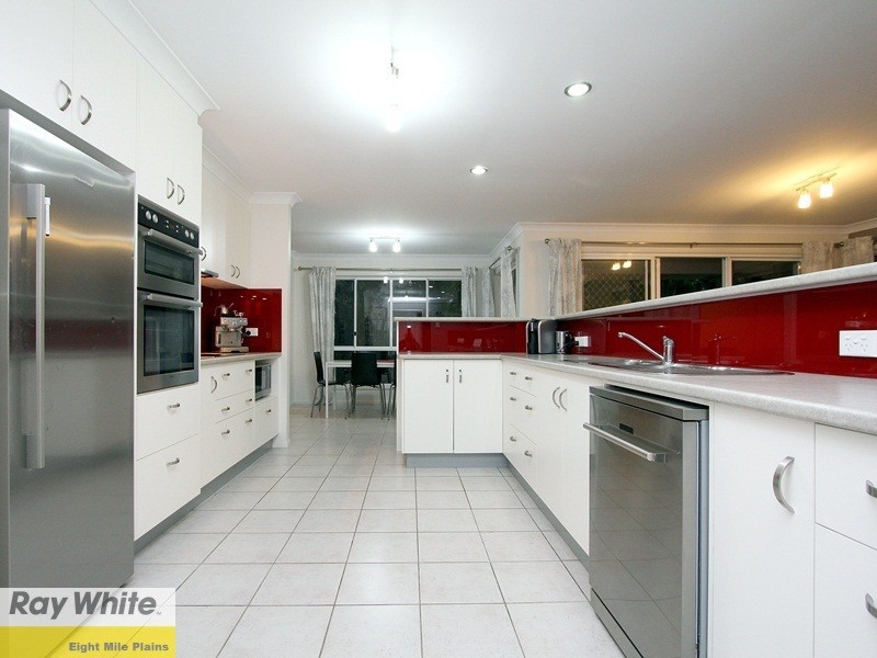 18 Michigan Crescent, Parkinson QLD 4115