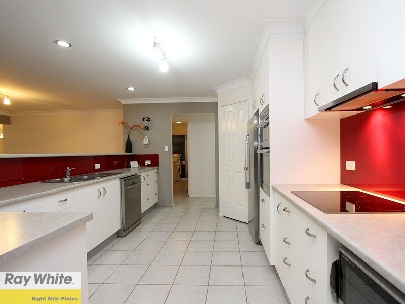 18 Michigan Crescent, Parkinson QLD 4115