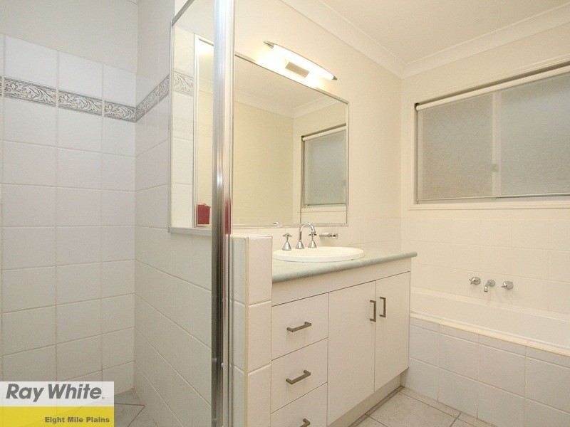 18 Michigan Crescent, Parkinson QLD 4115