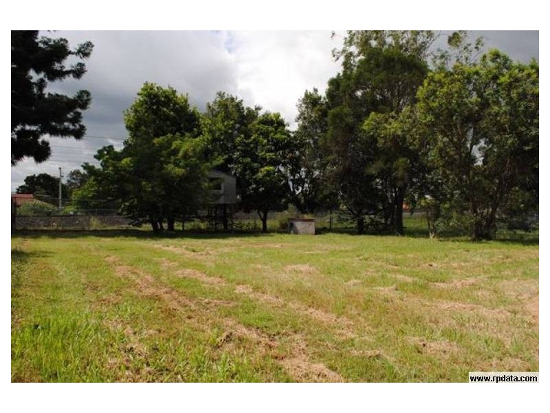 11 Verrall Street, Riverview QLD 4303