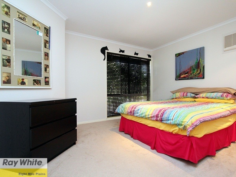 15 Jacaranda Place, Eight Mile Plains QLD 4113