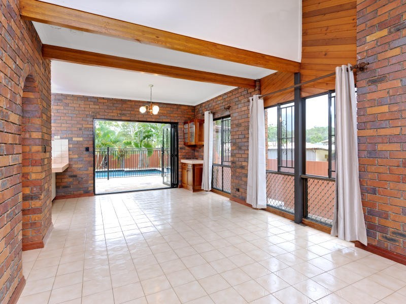 23 Estoril St, Robertson QLD 4109