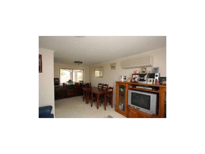 87 Middle Road, Hillcrest QLD 4118