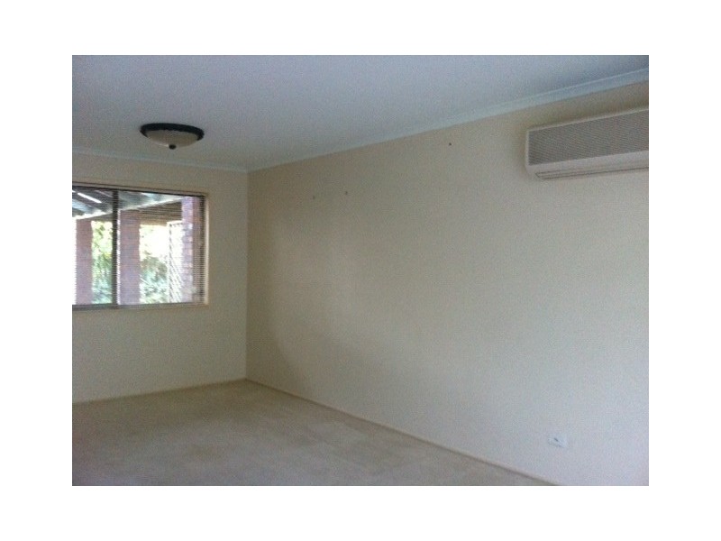 87 Middle Road, Hillcrest QLD 4118