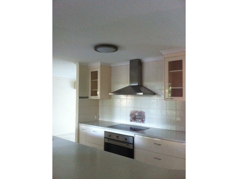 87 Middle Road, Hillcrest QLD 4118