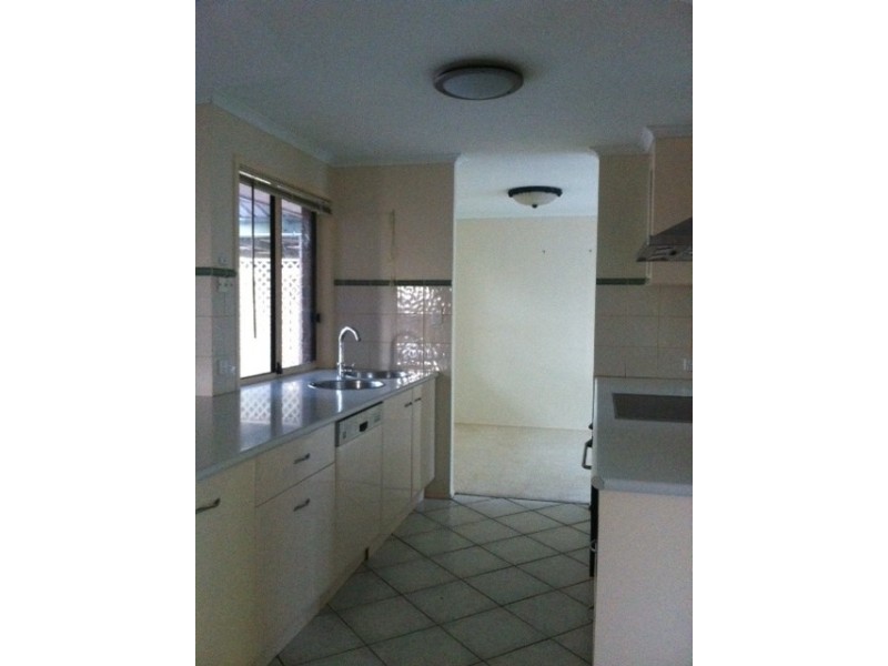 87 Middle Road, Hillcrest QLD 4118