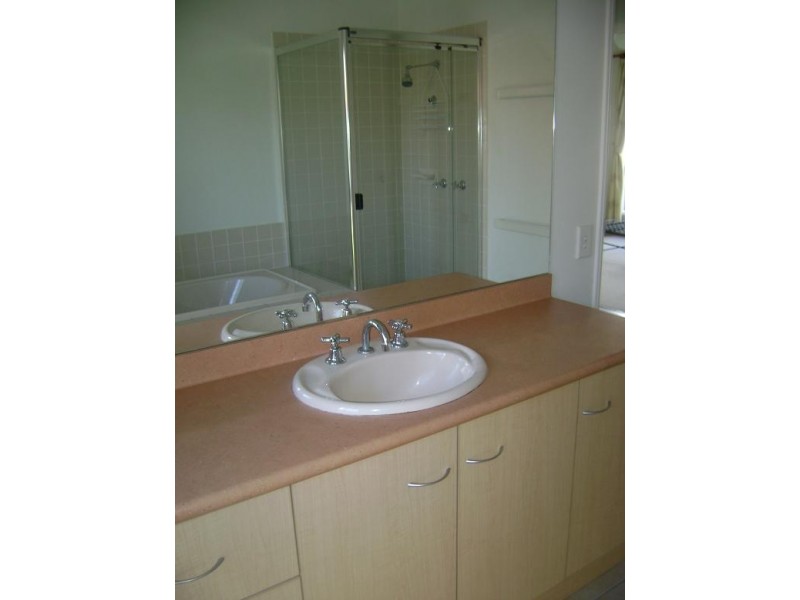 6 Ashbourne Avenue, Goodna QLD 4300