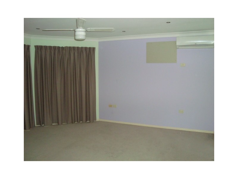 48 VANDERBILT STREET, Eight Mile Plains QLD 4113