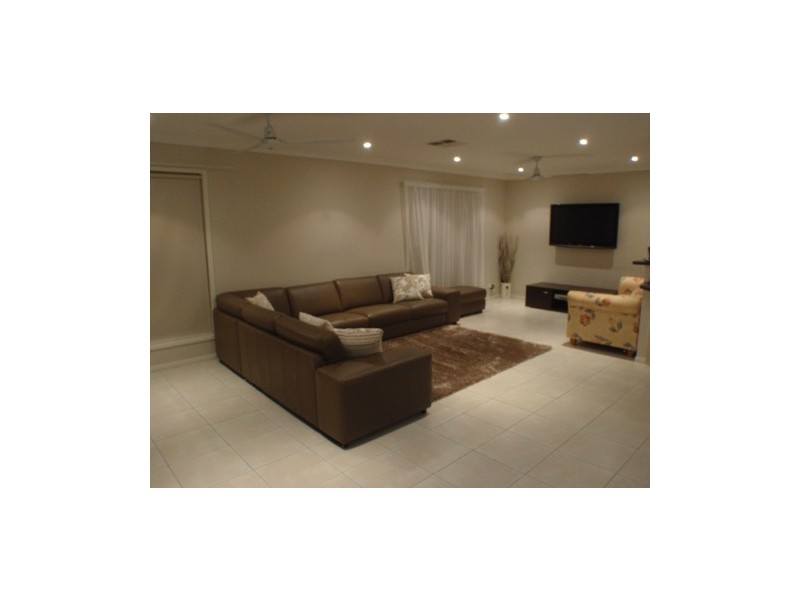 15 Farzana Place, Underwood QLD 4119