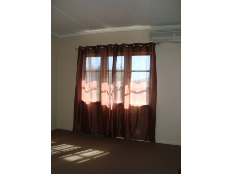 523 Warrigal Road, Eight Mile Plains QLD 4113