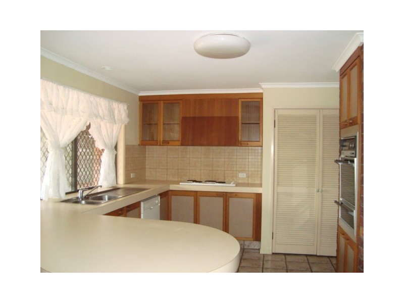 8 AMINTA STREET, Sunnybank QLD 4109