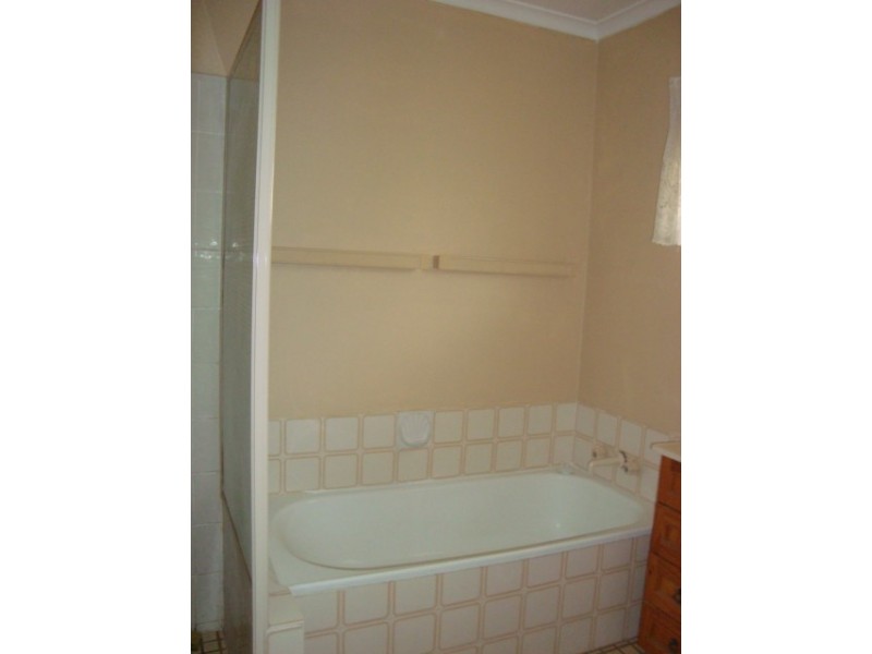 8 AMINTA STREET, Sunnybank QLD 4109