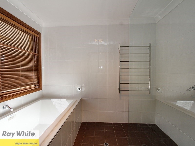 27 Oakleaf Street, Eight Mile Plains QLD 4113