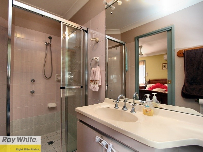 25 Bordeaux Street, Eight Mile Plains QLD 4113