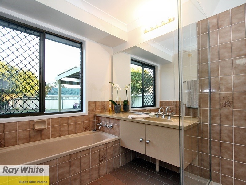 18 Petrina Street, Eight Mile Plains QLD 4113