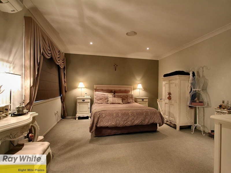 24 Coneybeer Street, Eight Mile Plains QLD 4113