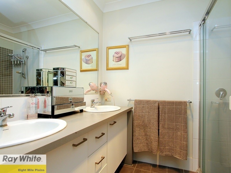 24 Coneybeer Street, Eight Mile Plains QLD 4113