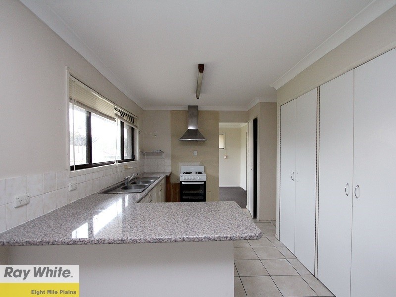 27 Estoril Street, Robertson QLD 4109