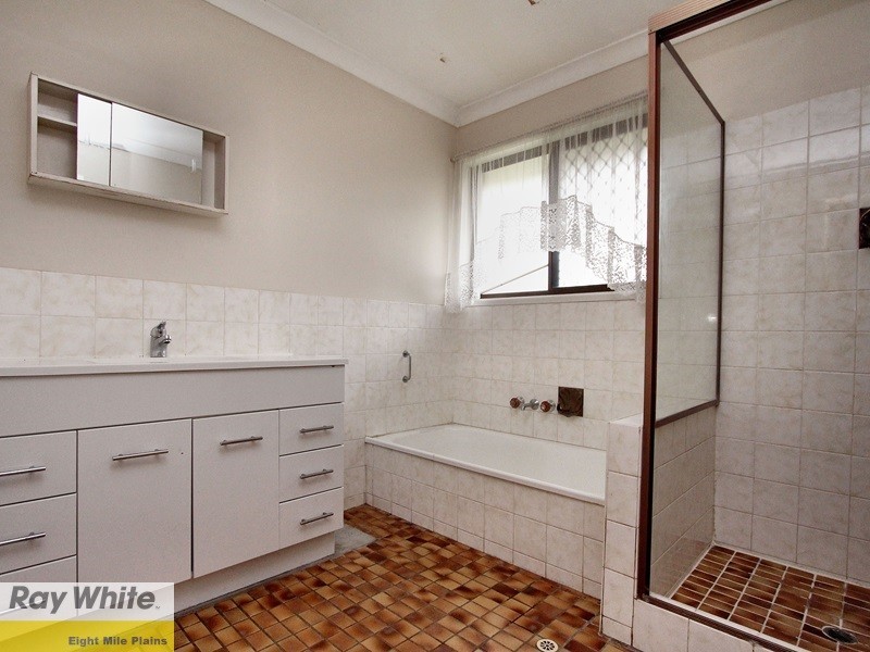 27 Estoril Street, Robertson QLD 4109