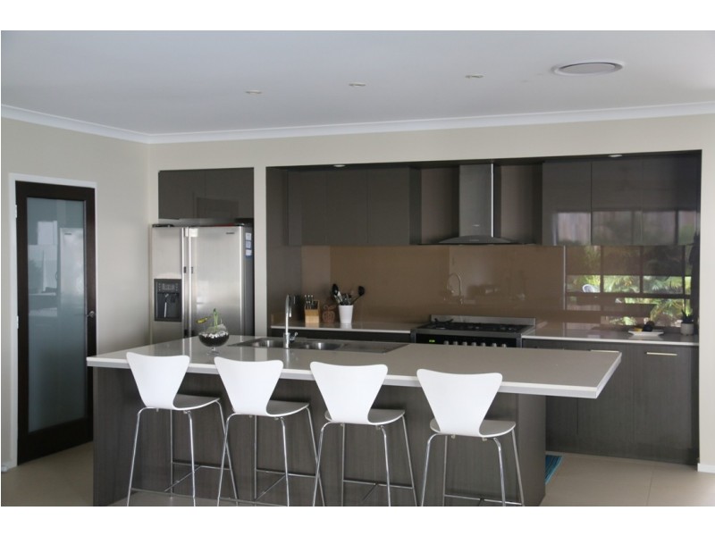 70 Skyview Avenue, Rochedale QLD 4123