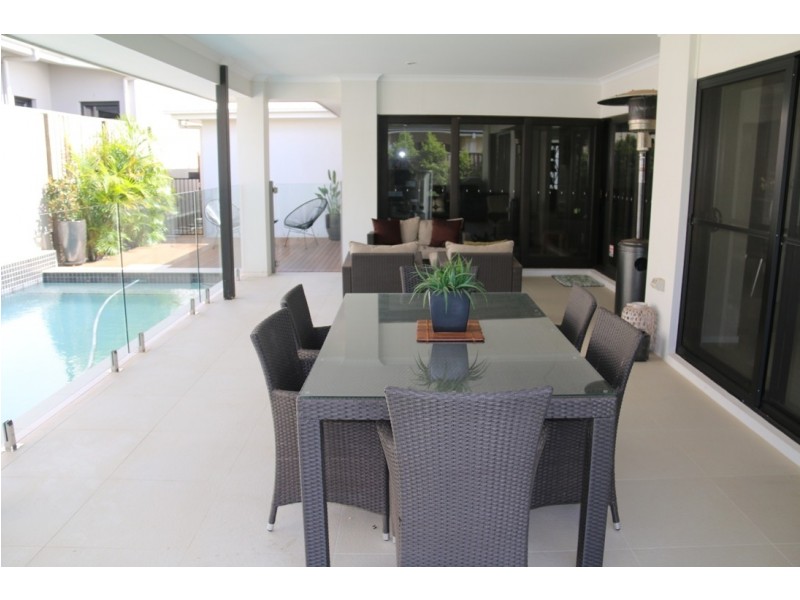 70 Skyview Avenue, Rochedale QLD 4123