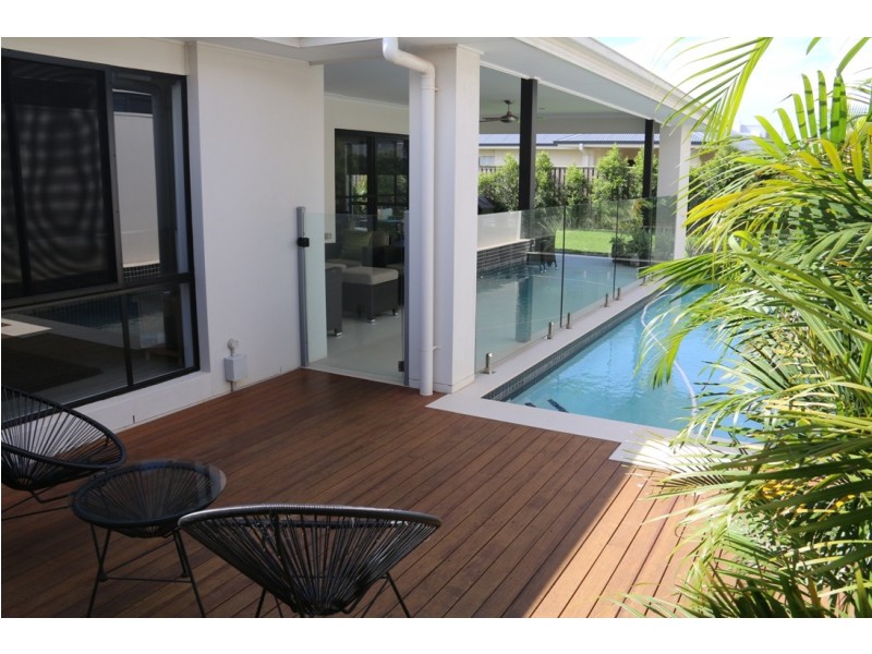 70 Skyview Avenue, Rochedale QLD 4123