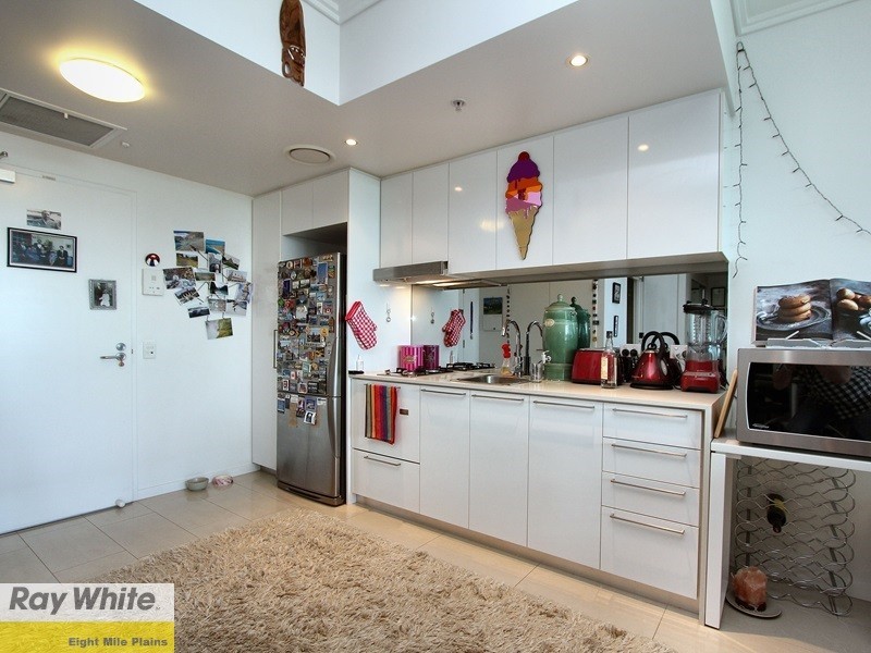 20411/8 Harbour Road, Hamilton QLD 4007